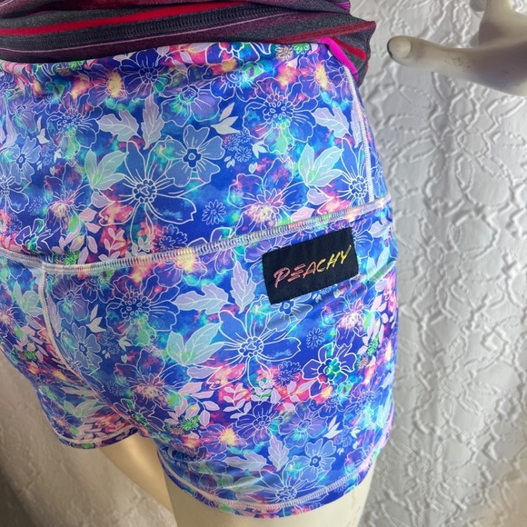 Peachy Shorts - Picture 3 of 5